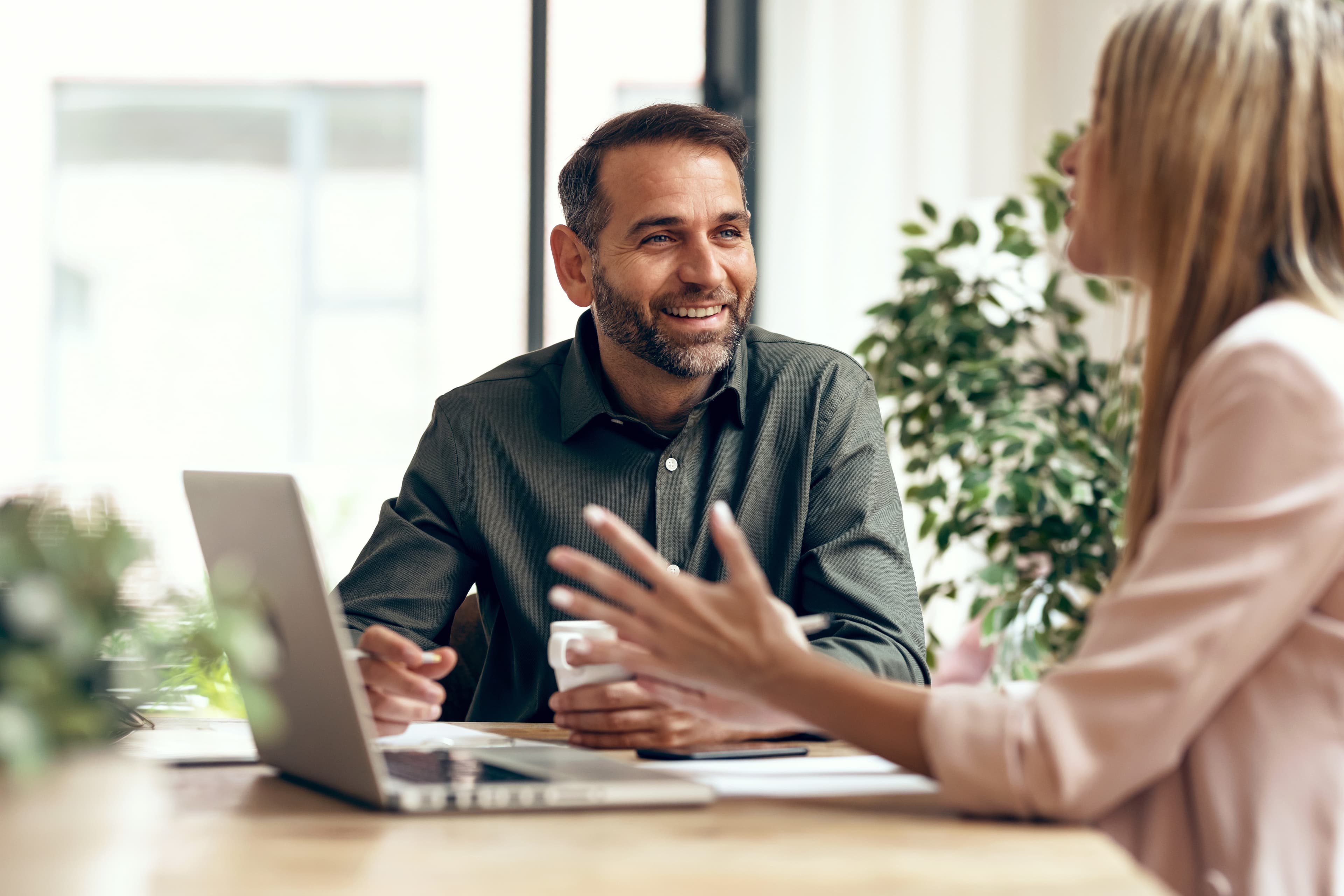 Wie Großunternehmen mit virtuellen Karten finanzielle und betriebliche Effizienzgewinne erzielen