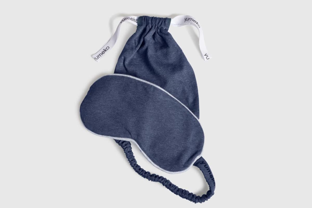 Schlafmaske & Nackenrolle für einen erholsamen Schlaf